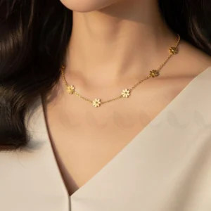 Chic Floral Station Chain