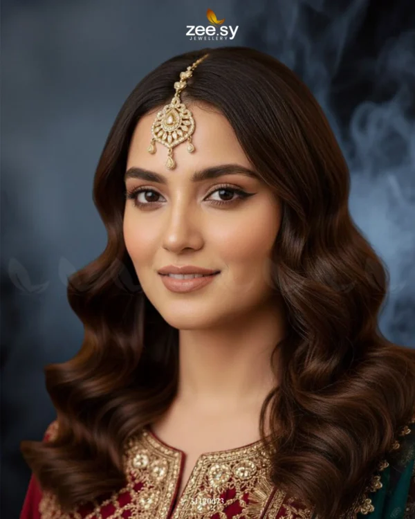 delicate-heart-charm-bindiya